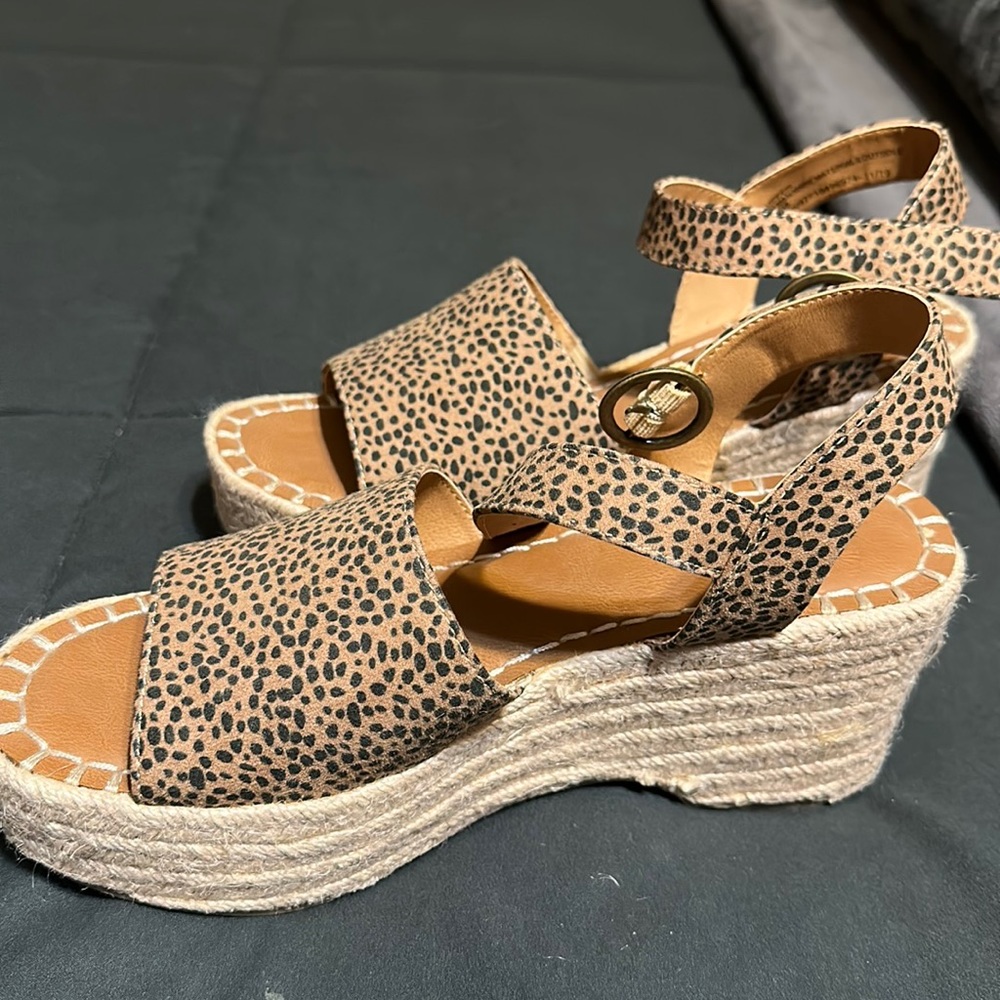 Universal thread shoes